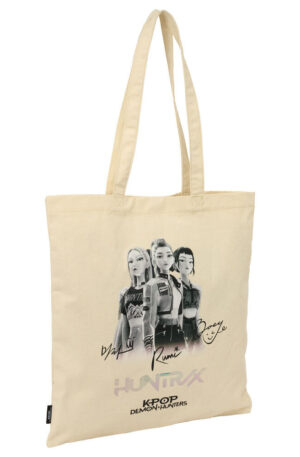 K-pop-Demonvadaszok-Tour-shopping-bag-bevasarlotas